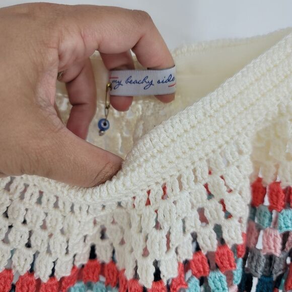 My beachy side sits in hip.hand crochet skirt - Picture 4 of 5